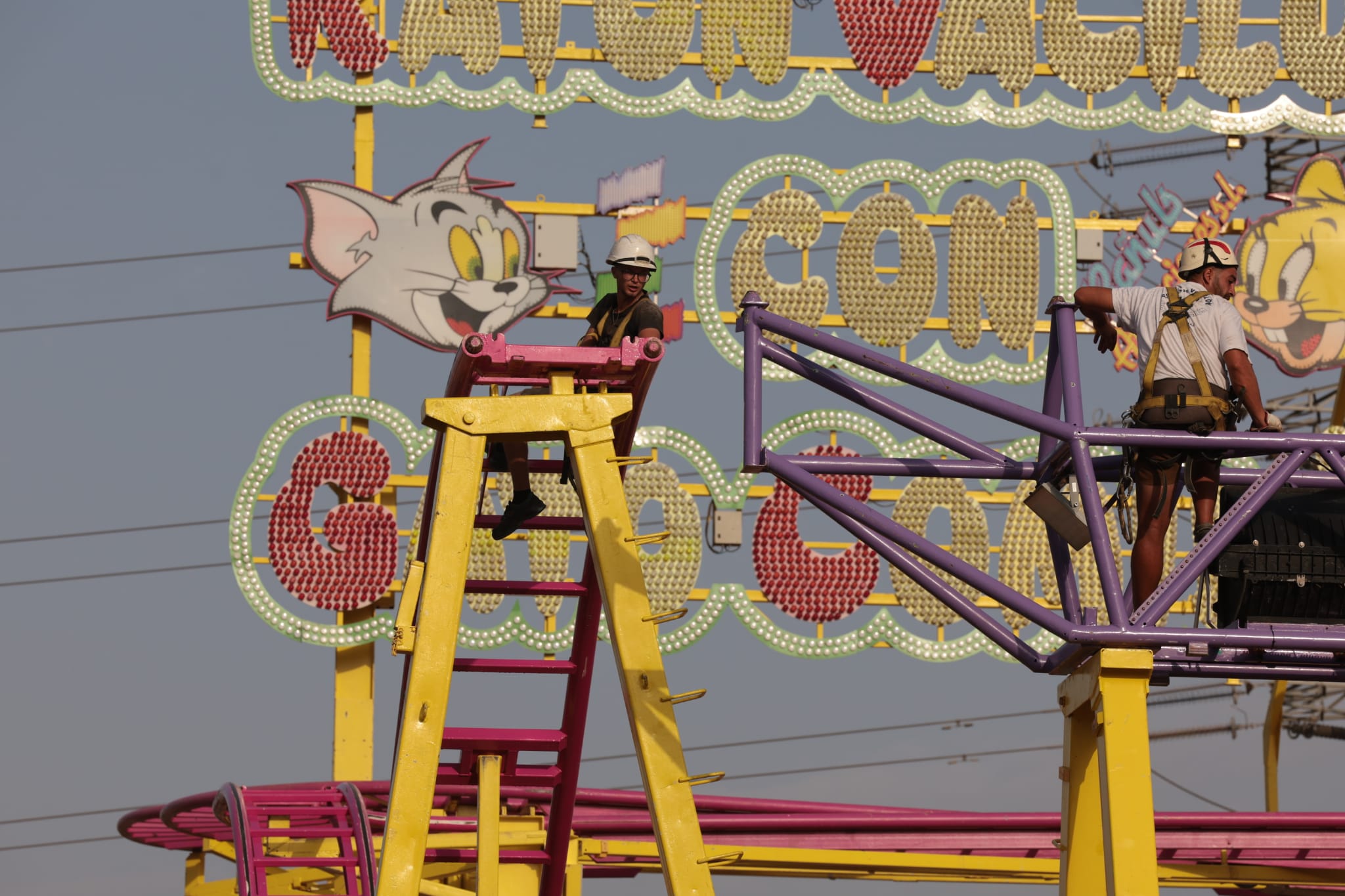 Últimos preparativos para la Feria de Málaga. 