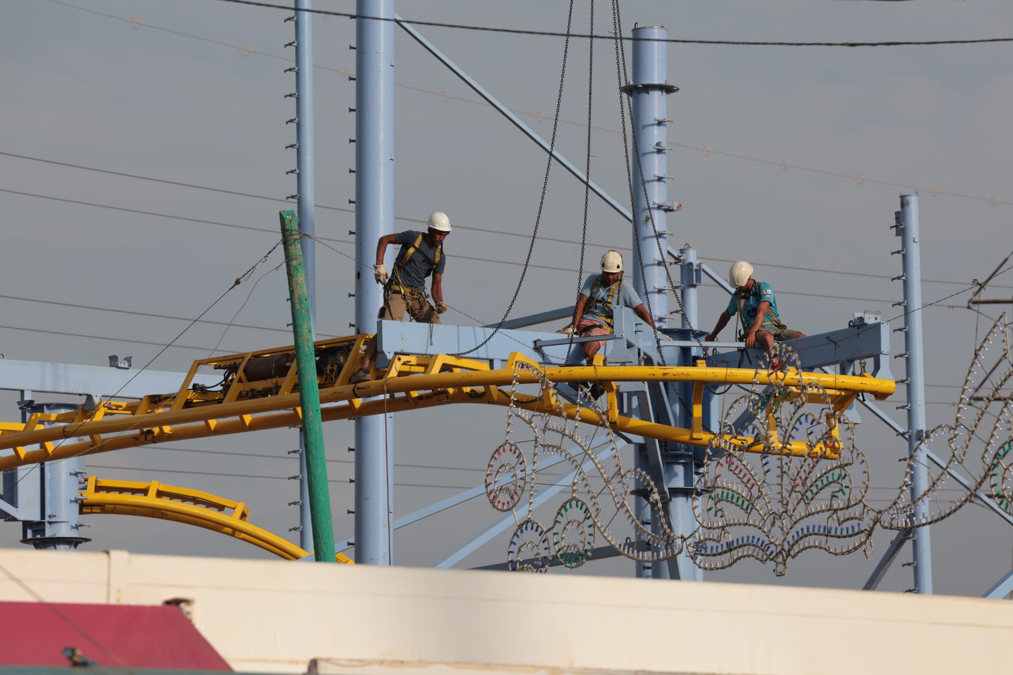 Últimos preparativos para la Feria de Málaga. 