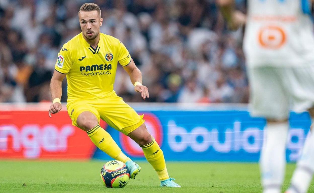 Ontiveros, en un partido con el Villarreal.