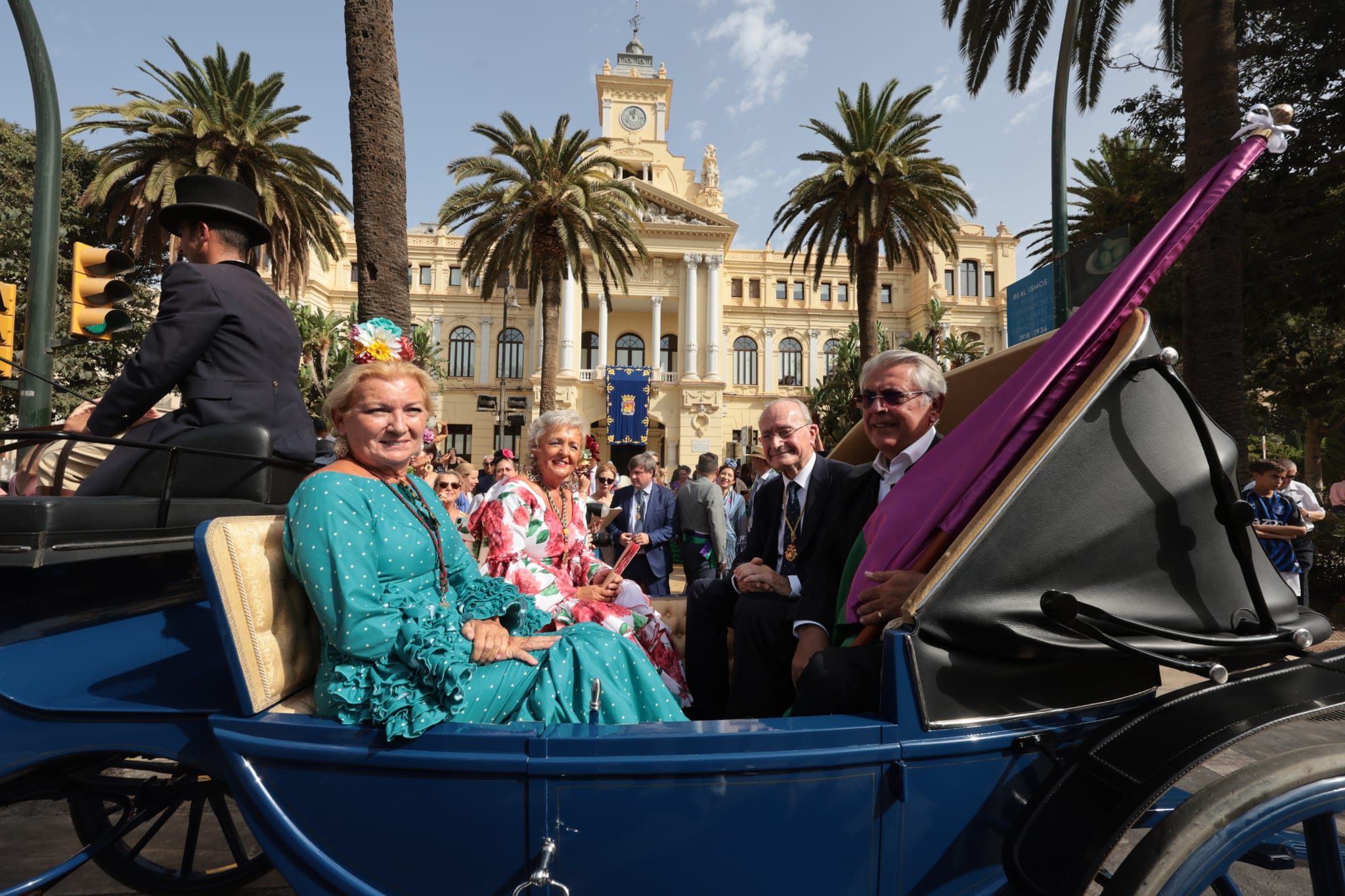 Málaga peregrina en romería al santuario de la Victoria con el empresario hostelero Rafael Prado como abanderado.