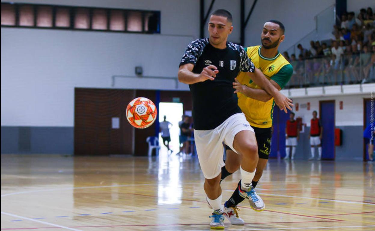 Pablo Ramírez, bigoleador en el duelo, en un lance del partido. 