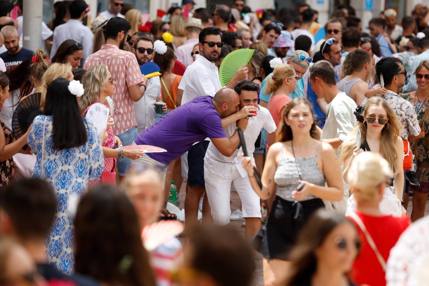 Domingo pletórico de fiesta en la feria del Centro de Málaga