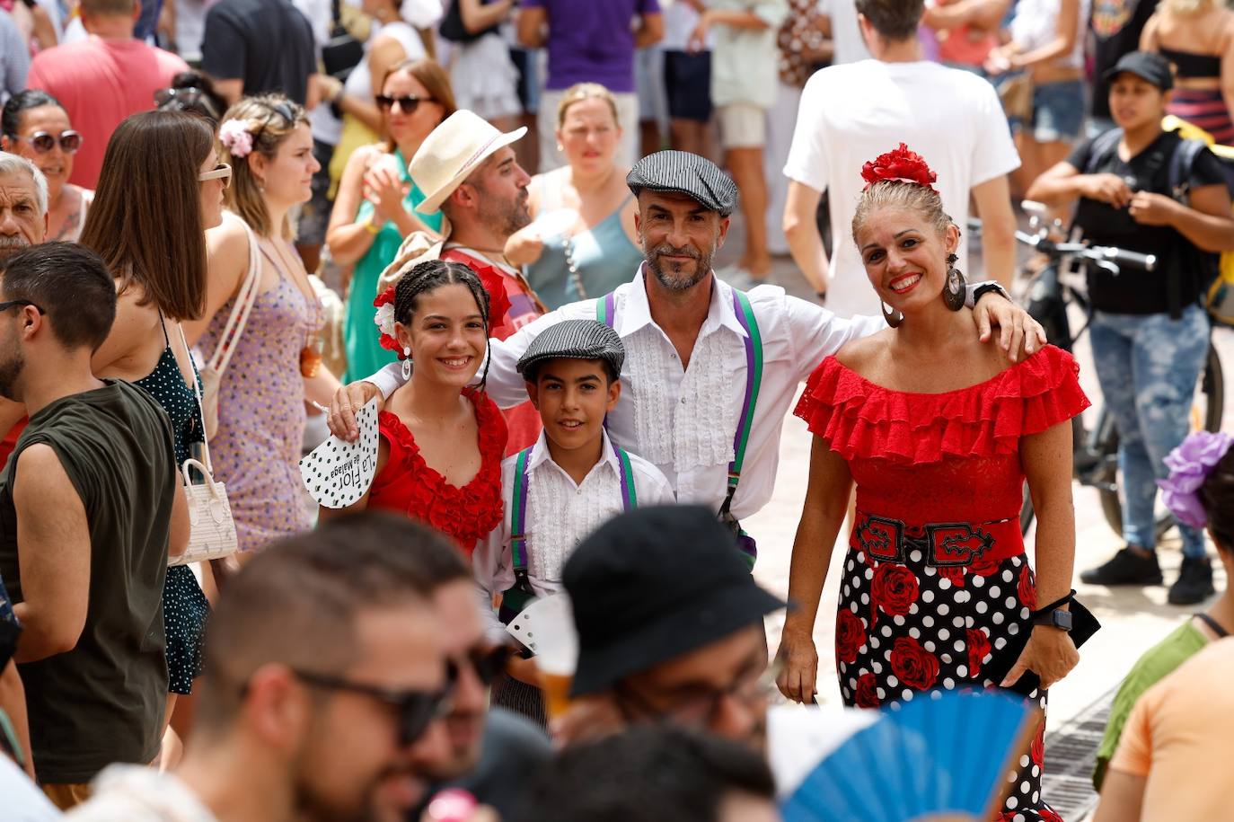 Domingo pletórico de fiesta en la feria del Centro de Málaga