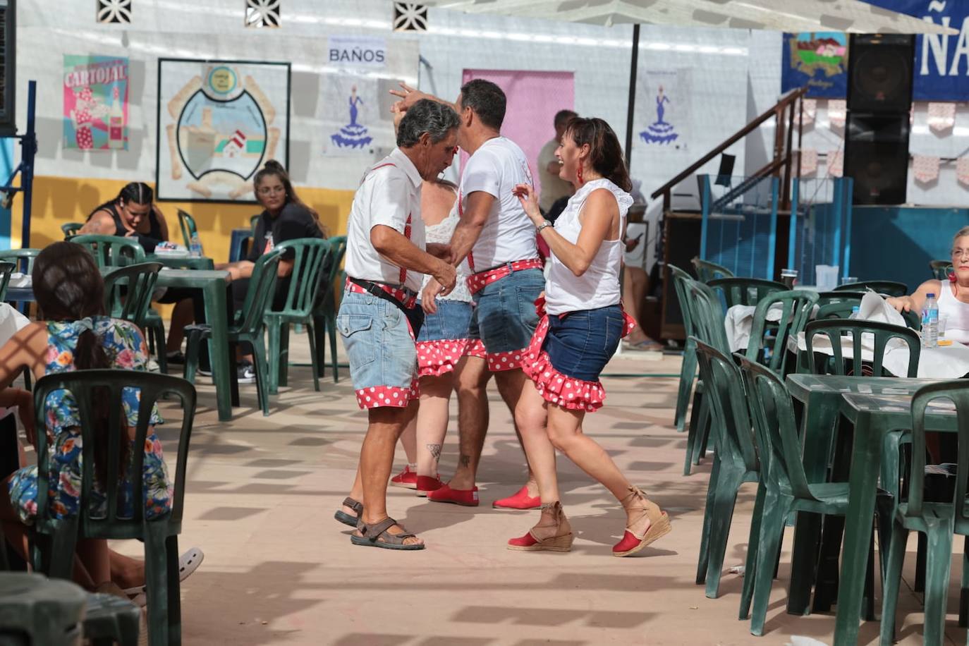 Mayores, familias y caballistas ambientaron el real de la Feria en la tarde del domingo 