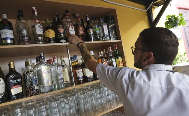 Los hosteleros han notado un aumento del 15% en el precio del alcohol. 