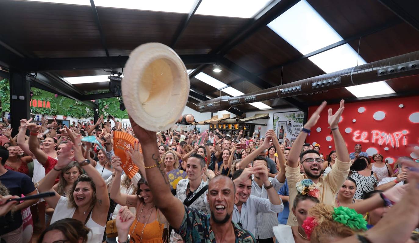 El calor no puede con las ganas de fiesta de malagueños y visitantes