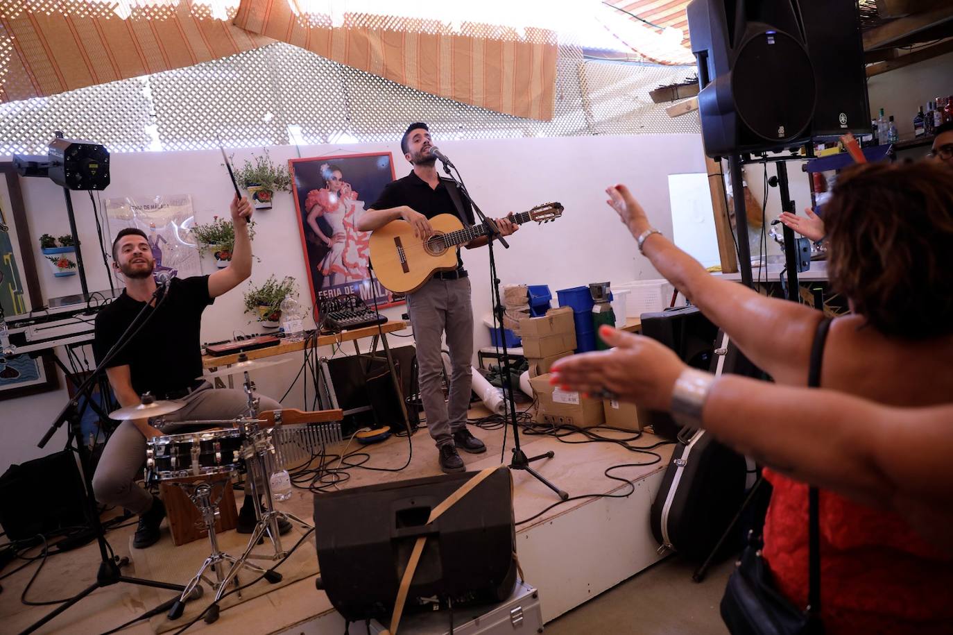 El calor no puede con las ganas de fiesta de malagueños y visitantes