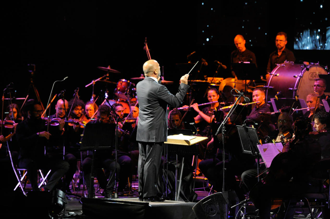Bocelli cantó acompañado de la Orquesta Sinfónica de Málaga. 