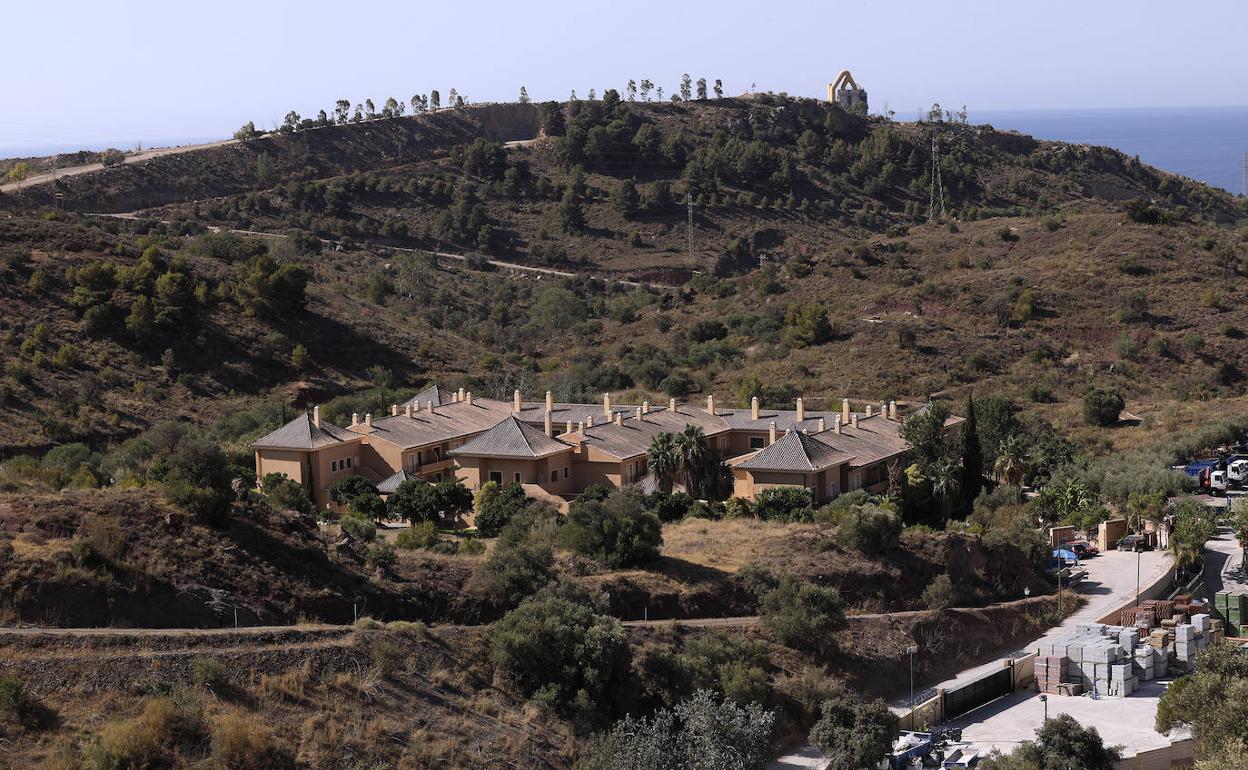 El complejo se construyó hace más de 13 años para albergar una residencia de mayores que nunca llegó a funcionar. 