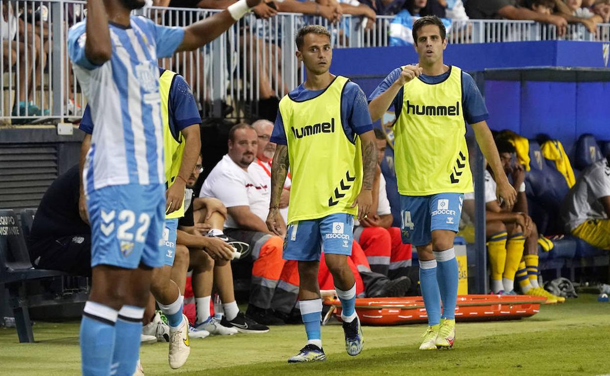 Fran Villalba y Hervías salen a calentar ante Las Palmas.