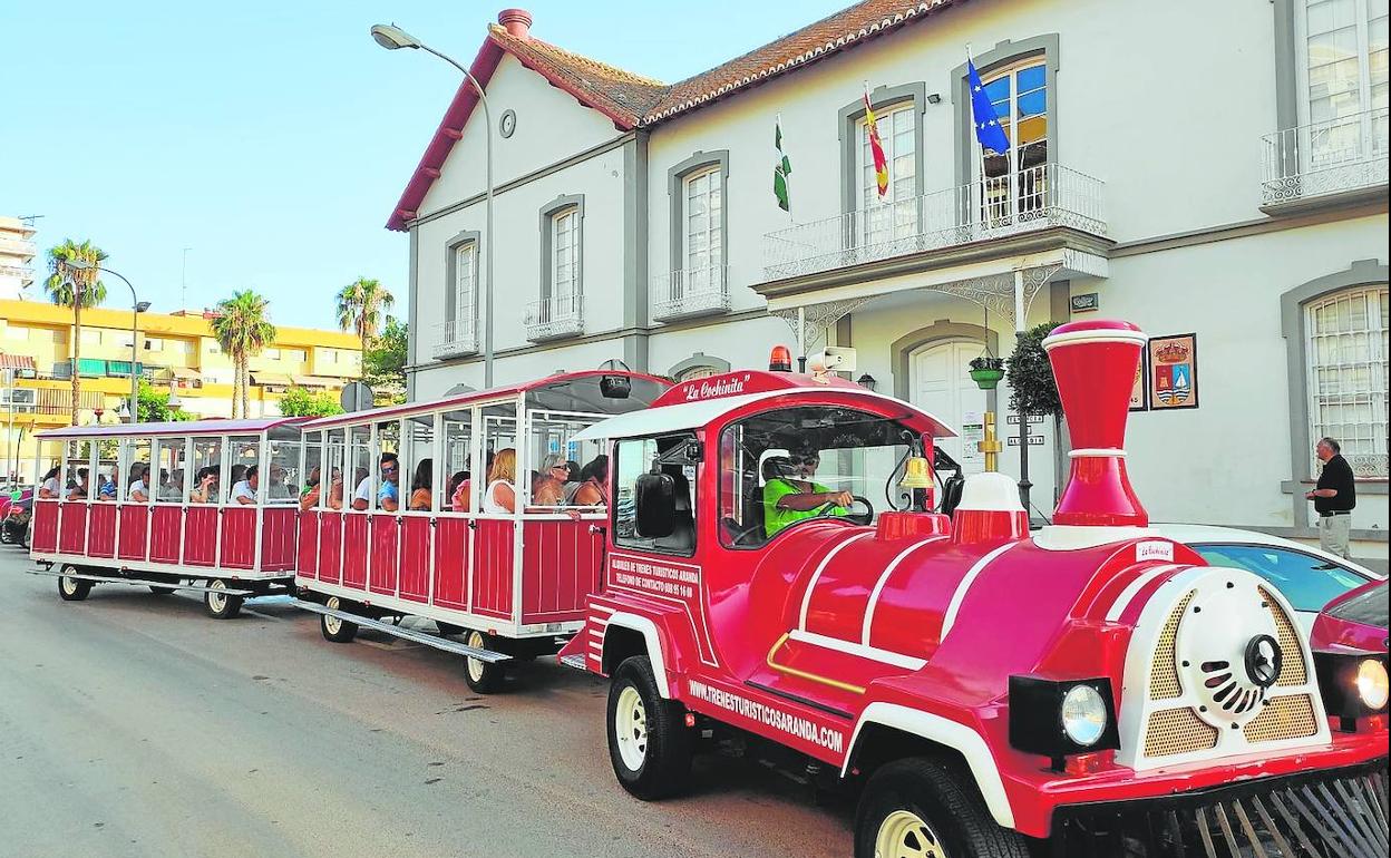 Cada viernes, hasta el 9 de septiembre, parte La Cochinita desde Torre del Mar a Vélez