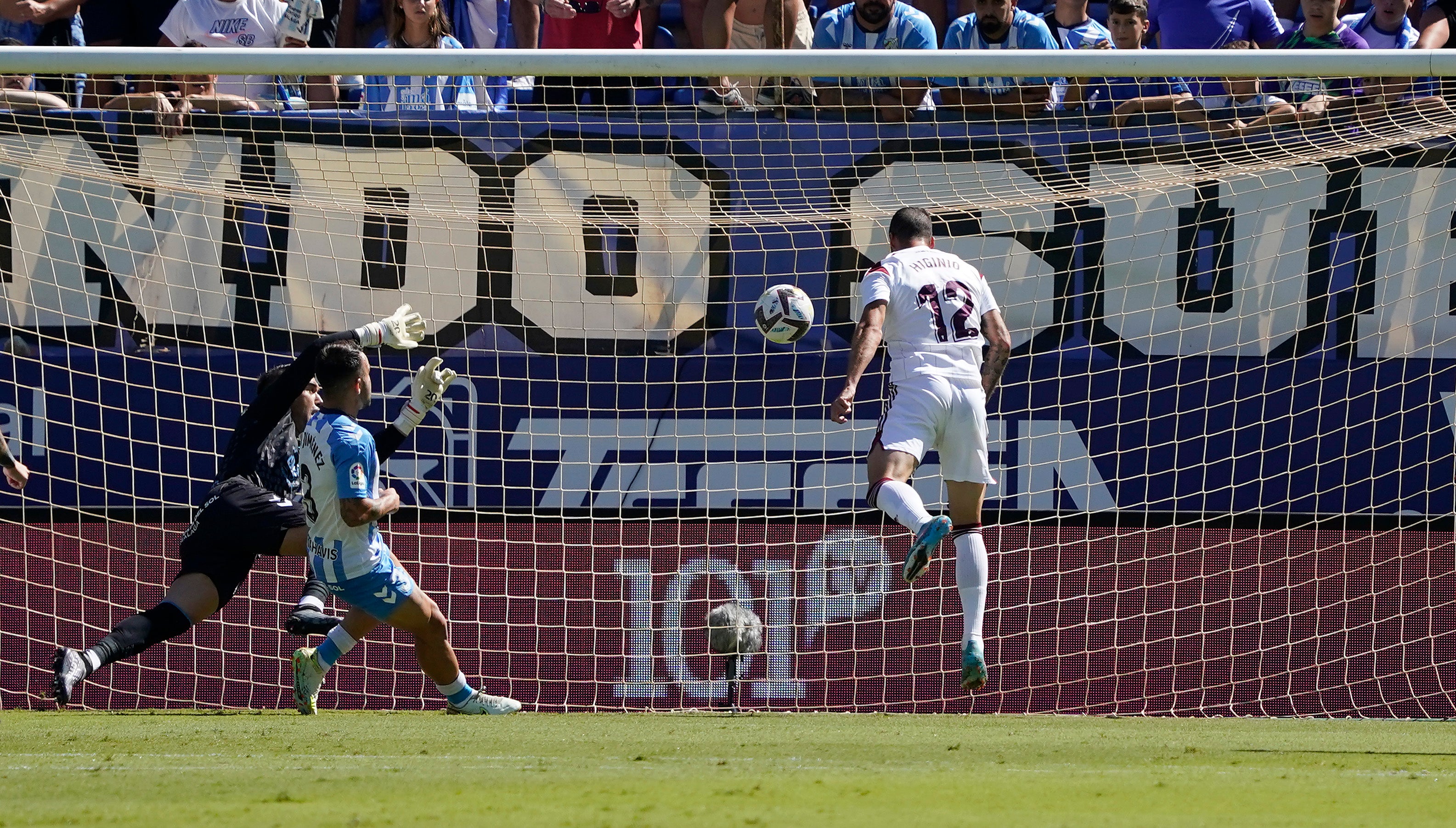 El Málaga pierde en casa con el Albacete (1-2).