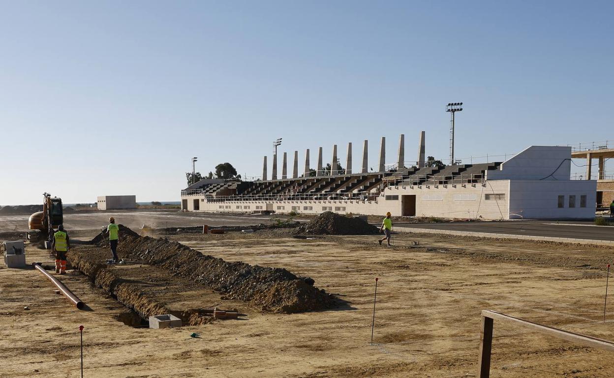 Panorámica ayer de las obras de la ciudad deportiva del Málaga en Arraijanal. 