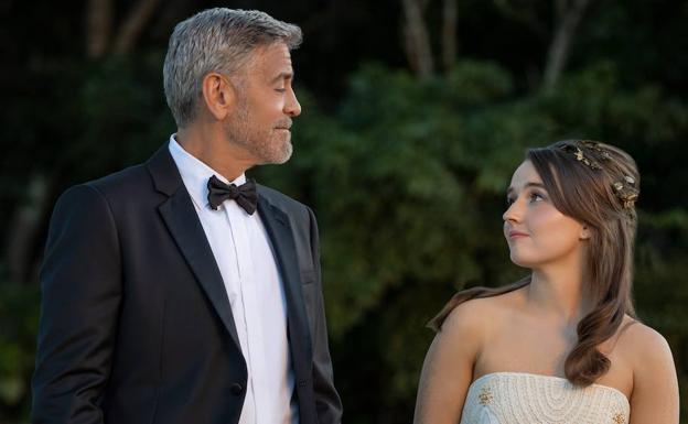 George Clooney y Kaytlin Dever en 'Viaje al paraíso'.