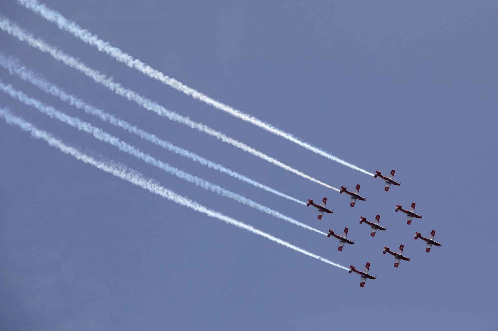 Desde primera hora de la mañana la playa ya estaba llena de amantes de la cultura aeronáutica para coger sitio y presenciar lo que ya se reconoce como uno de los mejores festivales aéreos de Europa. Uno de los espectáculos que ha suscitado mayor expectación ha sido el conocido como 'dron humano' de Gravity Industries. 