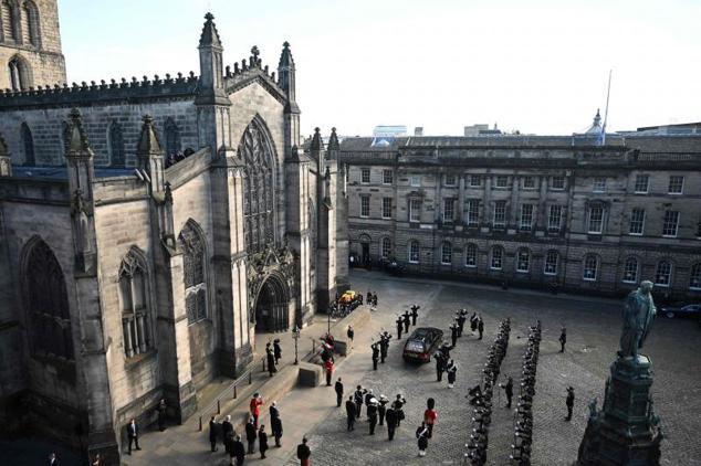 Fotos: Procesión de Isabel II en Edimburgo