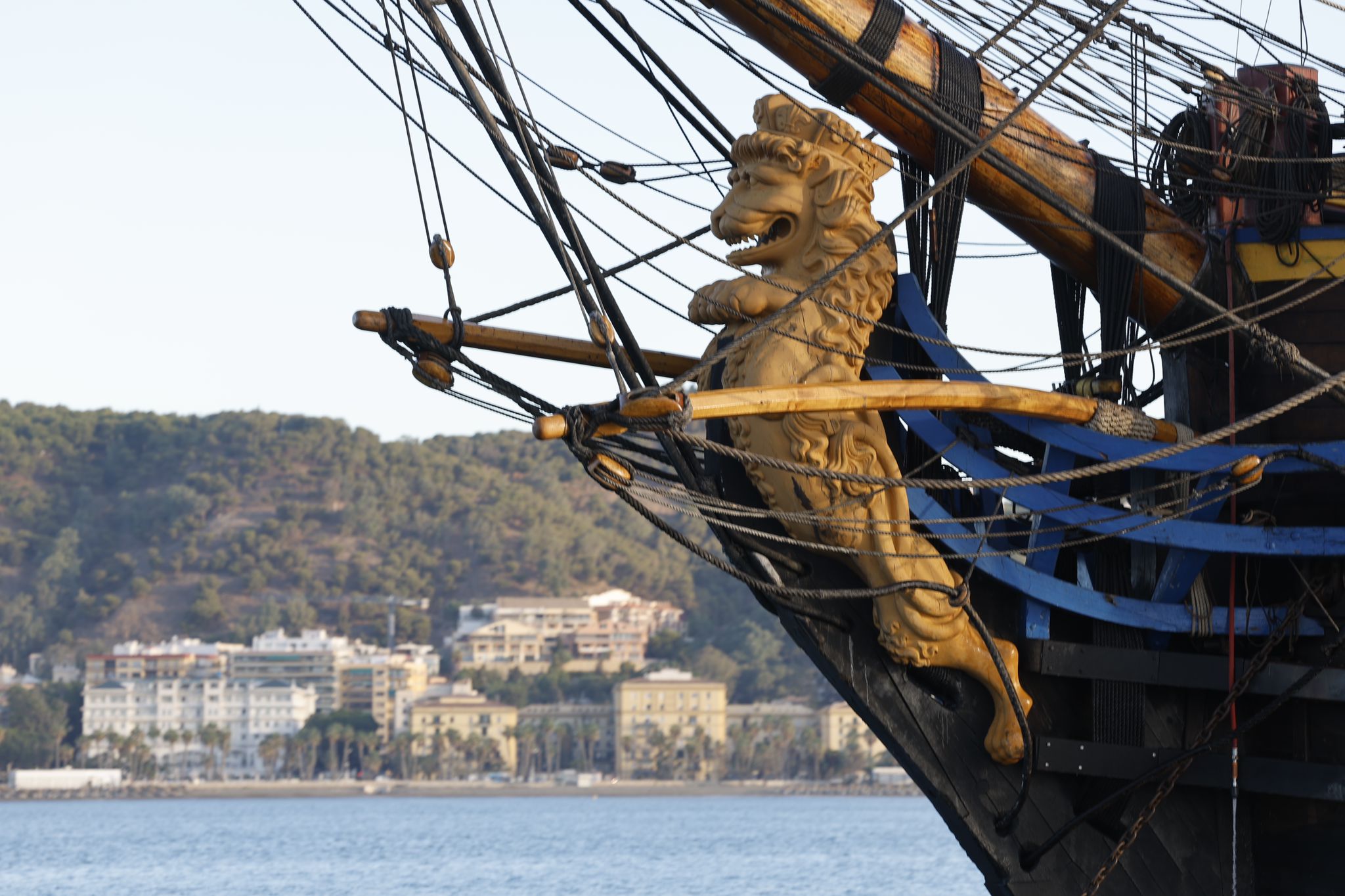 Hará escala en Málaga hasta el 19 de septiembre. Se trata de una réplica del velero de madera oceánico más grande del mundo, y una réplica de un barco de la Compañía Sueca de las Indias Orientales del siglo XVIII, el Götheborg de Suecia, que se hundió en la costa, cerca de Gotemburgo, en 1745. 