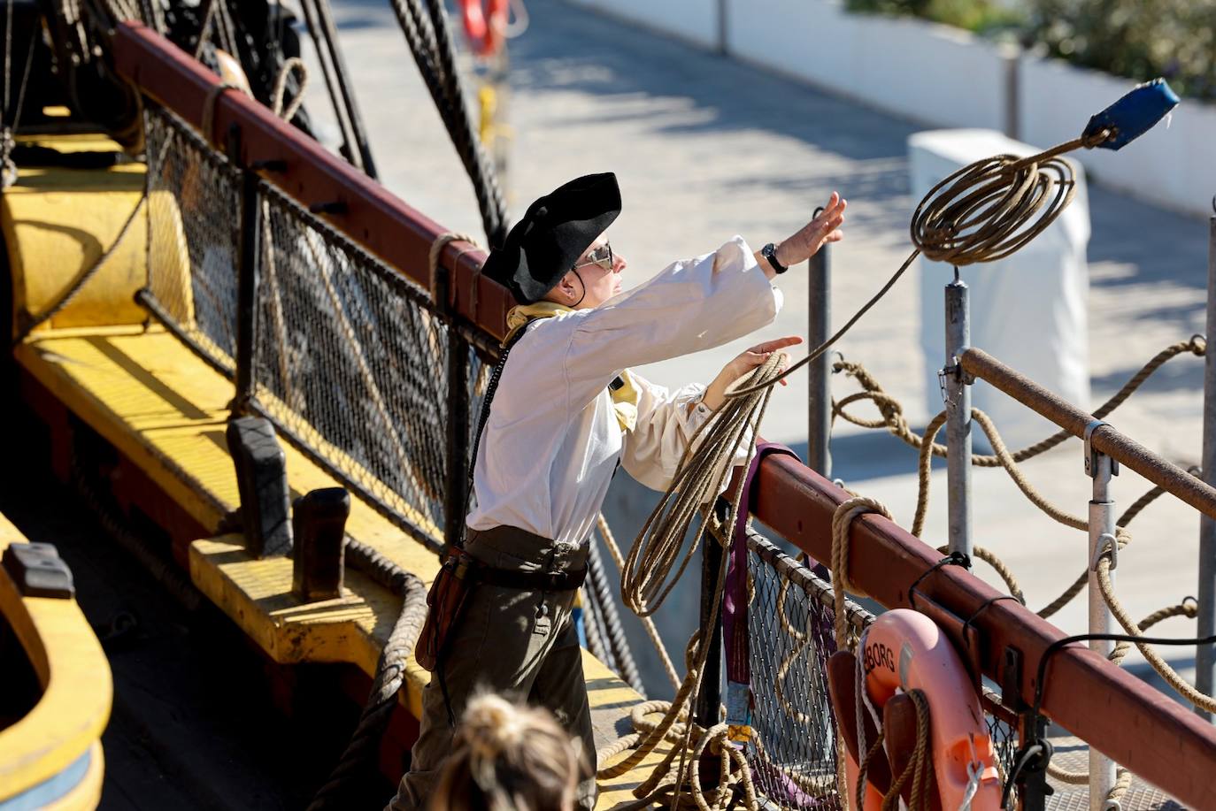 Hará escala en Málaga hasta el 19 de septiembre. Se trata de una réplica del velero de madera oceánico más grande del mundo, y una réplica de un barco de la Compañía Sueca de las Indias Orientales del siglo XVIII, el Götheborg de Suecia, que se hundió en la costa, cerca de Gotemburgo, en 1745. 