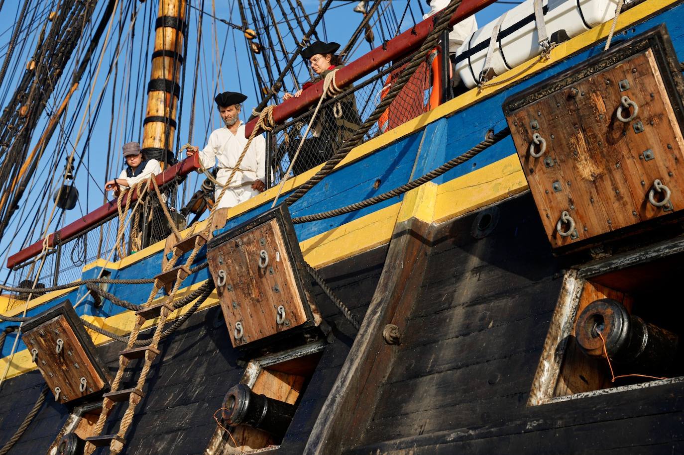 Hará escala en Málaga hasta el 19 de septiembre. Se trata de una réplica del velero de madera oceánico más grande del mundo, y una réplica de un barco de la Compañía Sueca de las Indias Orientales del siglo XVIII, el Götheborg de Suecia, que se hundió en la costa, cerca de Gotemburgo, en 1745. 