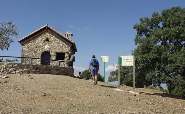 Subida hasta el cerro de Pocopán.