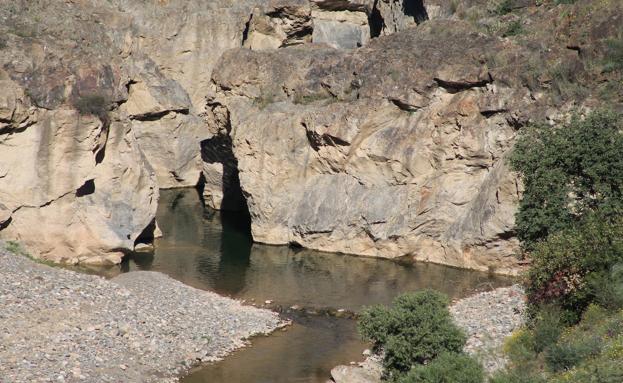 El Charco del Infierno, en la Cola del Embalse, ofrecerá su mejor cara tras las lluvias otoñales. 