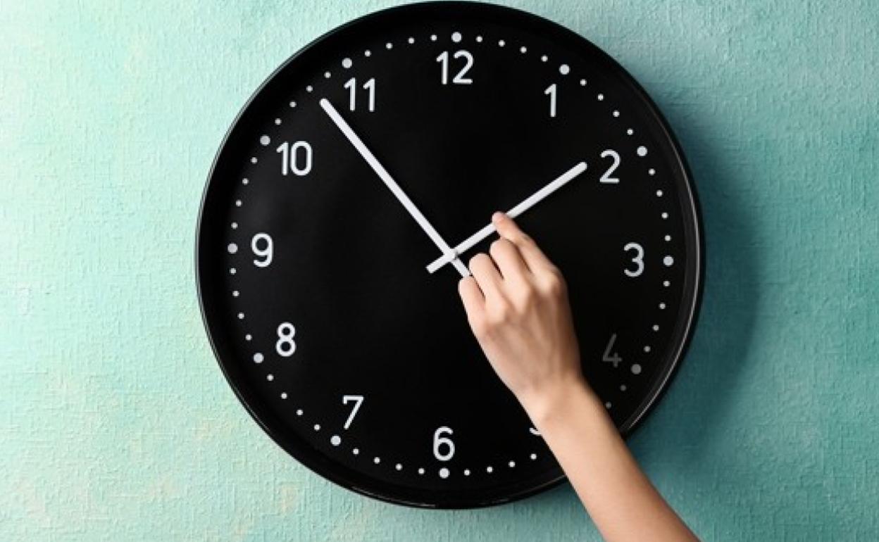Horario de Invierno 2022: Llega el equinoccio de otoño, pero ¿qué día se cambia la hora?