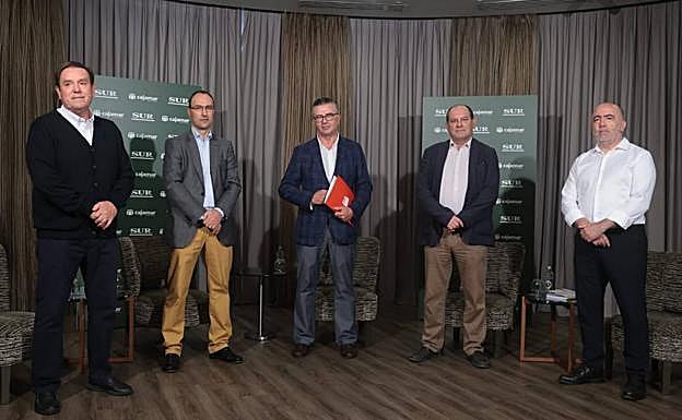 José María López, Ramón Gill, Agustín Peláez, Alfonso Vargas y Juan Fernández. 