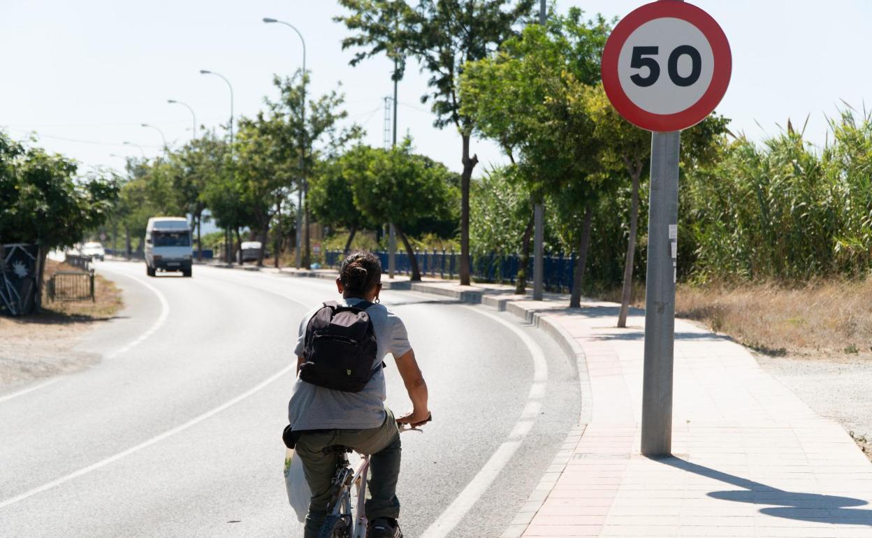 Imagen de la vega de Maro, por donde discurrirá el nuevo tramo del carril bici. 