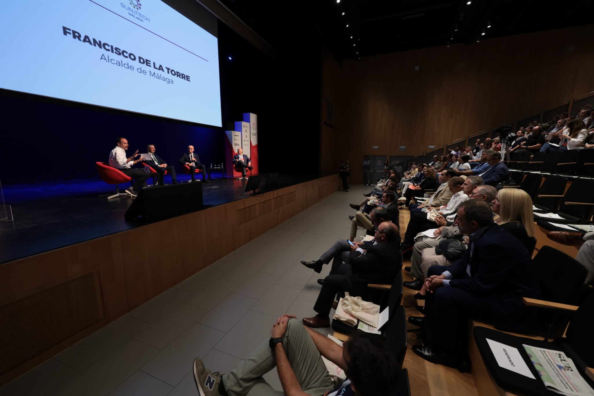 Emprendedores e inversores debaten sobre las tendencias que alimentan la revolución digital: desde la inteligencia artificial hasta la web3, el 'big data', los esports y la educación para un mundo digital