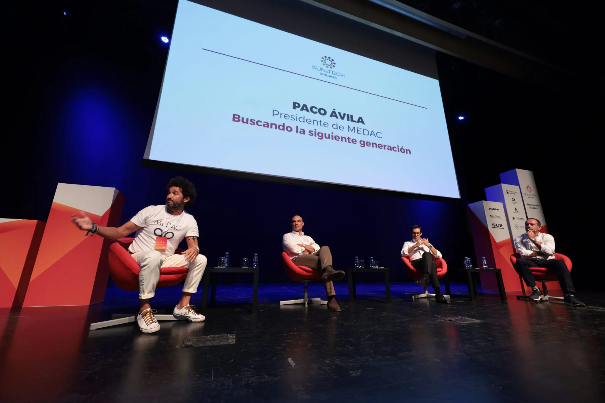 Emprendedores e inversores debaten sobre las tendencias que alimentan la revolución digital: desde la inteligencia artificial hasta la web3, el 'big data', los esports y la educación para un mundo digital