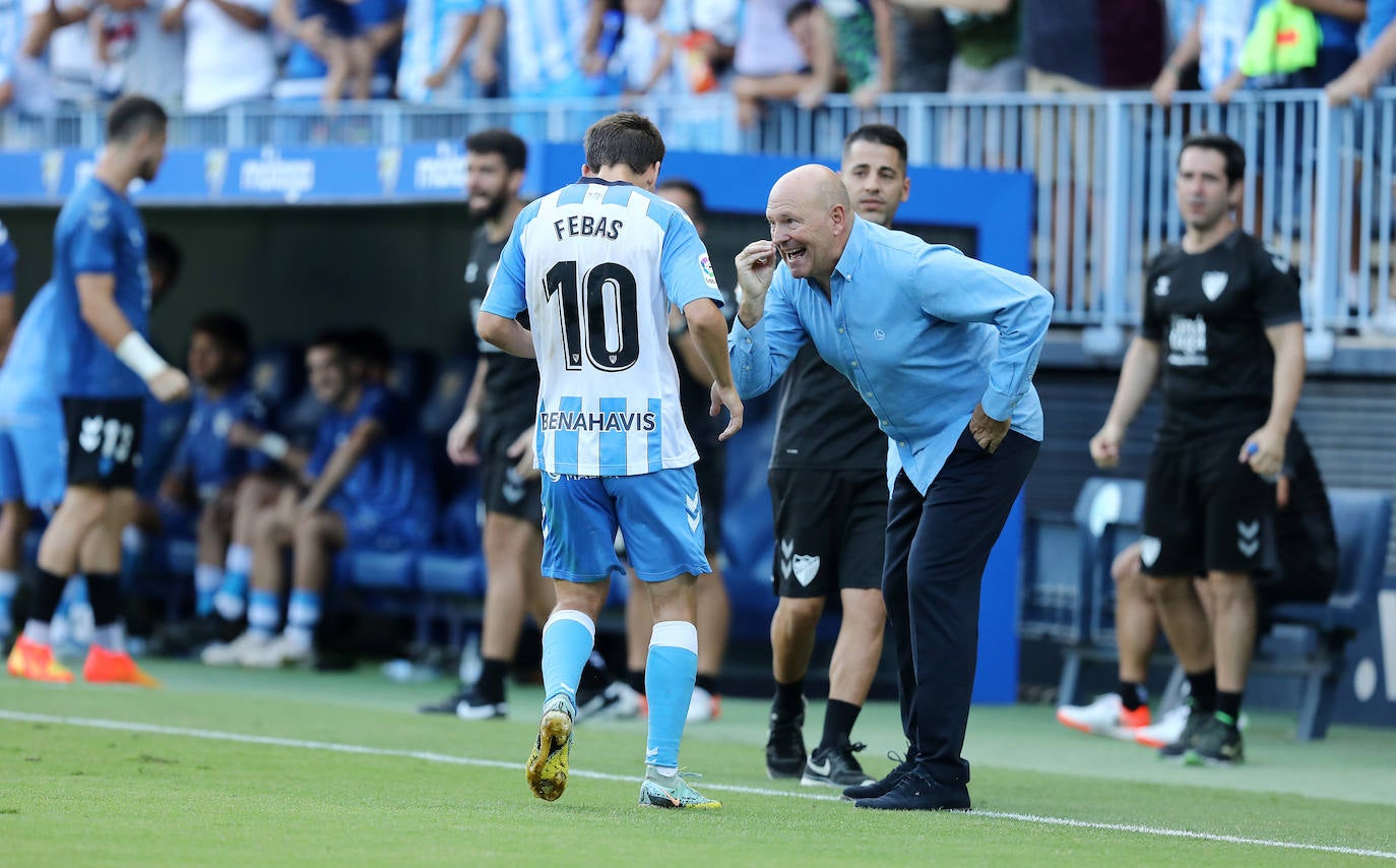 Buen ambiente en La Rosaleda en el estreno de Pepe Mel en el banquillo 