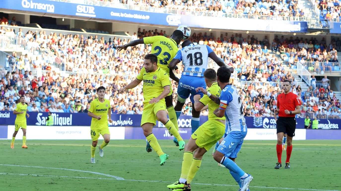 Buen ambiente en La Rosaleda en el estreno de Pepe Mel en el banquillo 