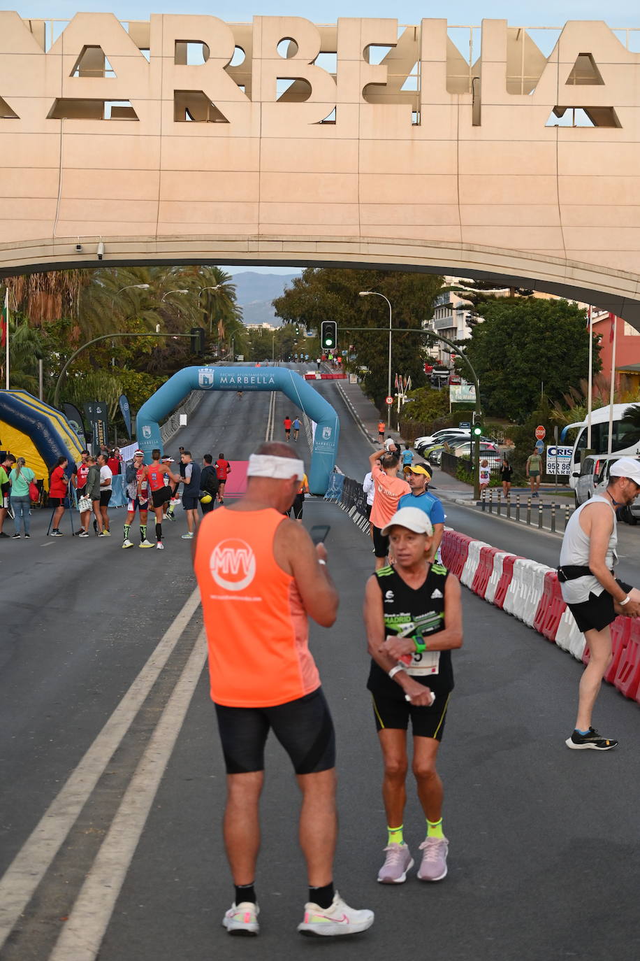 El excampeón europeo de 1.500 Reyes Estévez llegó a un segundo del ganador, tras un duelo apasionante, mientras que la ganadora femenina se impuso a su madre. 