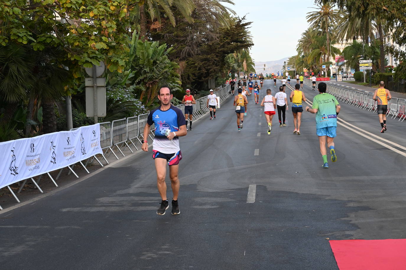El excampeón europeo de 1.500 Reyes Estévez llegó a un segundo del ganador, tras un duelo apasionante, mientras que la ganadora femenina se impuso a su madre. 