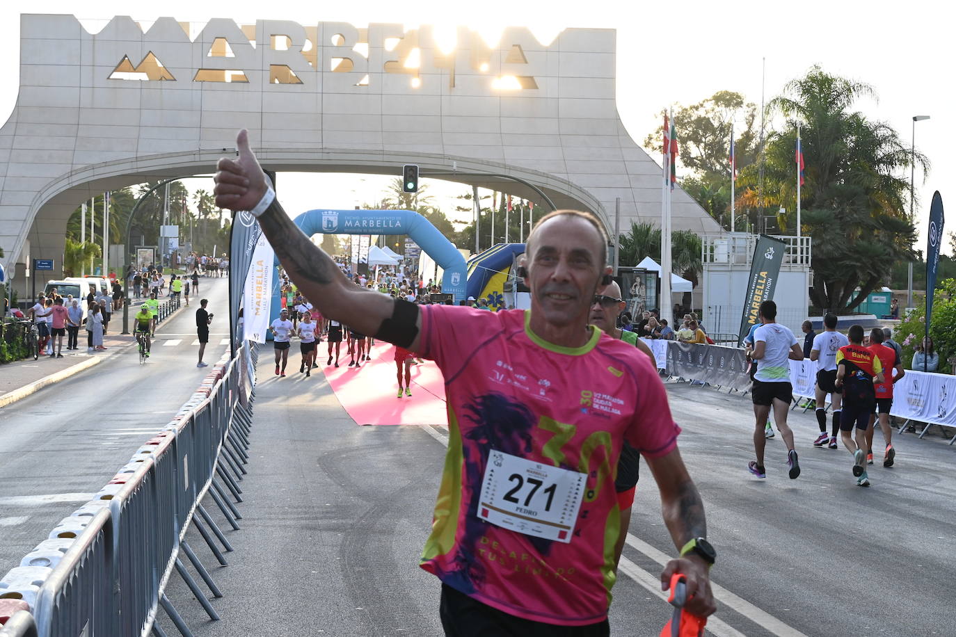 El excampeón europeo de 1.500 Reyes Estévez llegó a un segundo del ganador, tras un duelo apasionante, mientras que la ganadora femenina se impuso a su madre. 