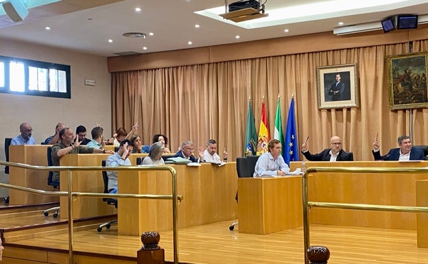 Imagen del pleno celebrado este lunes en Vélez-Málaga. 