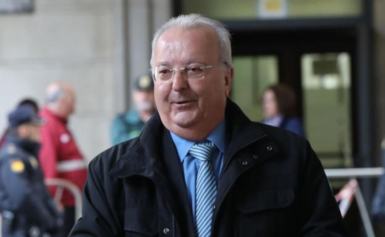 El exconsejero socialista de Empleo de la Junta, Antonio Fernández.