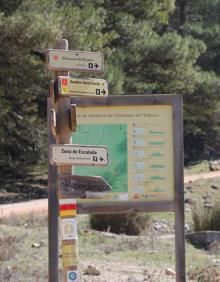 Imagen secundaria 2 - Alfarnate, visto desde la sierra de San Jorge tras el primer ascenso. Esta ruta confluye con varios senderos locales homologados. Cruce de caminos.