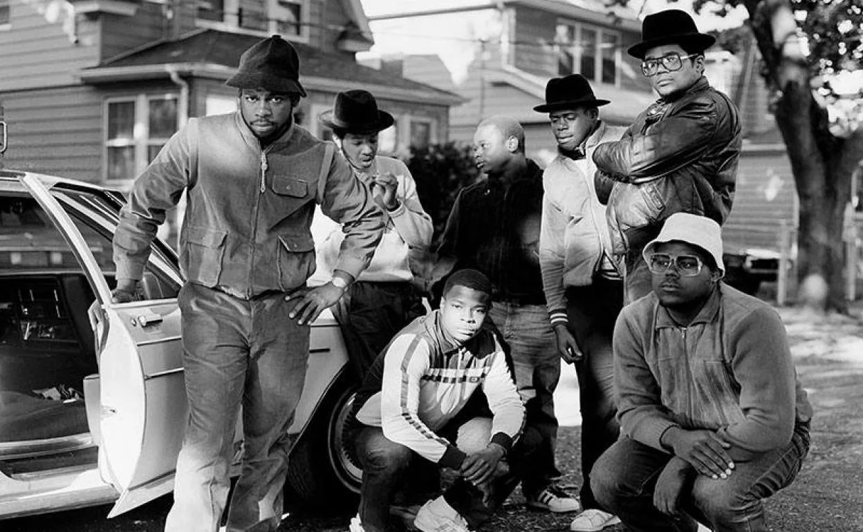 Run DMC y Posse Hollis posan para Janette Beckman en Queens en 1984. 