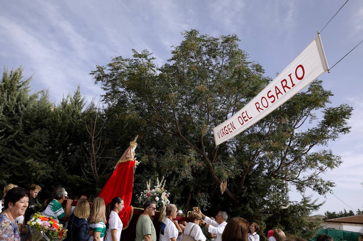 Peñarrubaia inaugura su local-ermita, que guarda la memoria del pueblo inundado. 