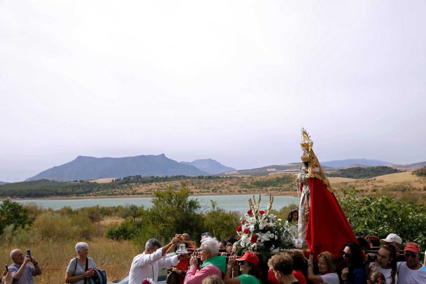 Peñarrubaia inaugura su local-ermita, que guarda la memoria del pueblo inundado. 