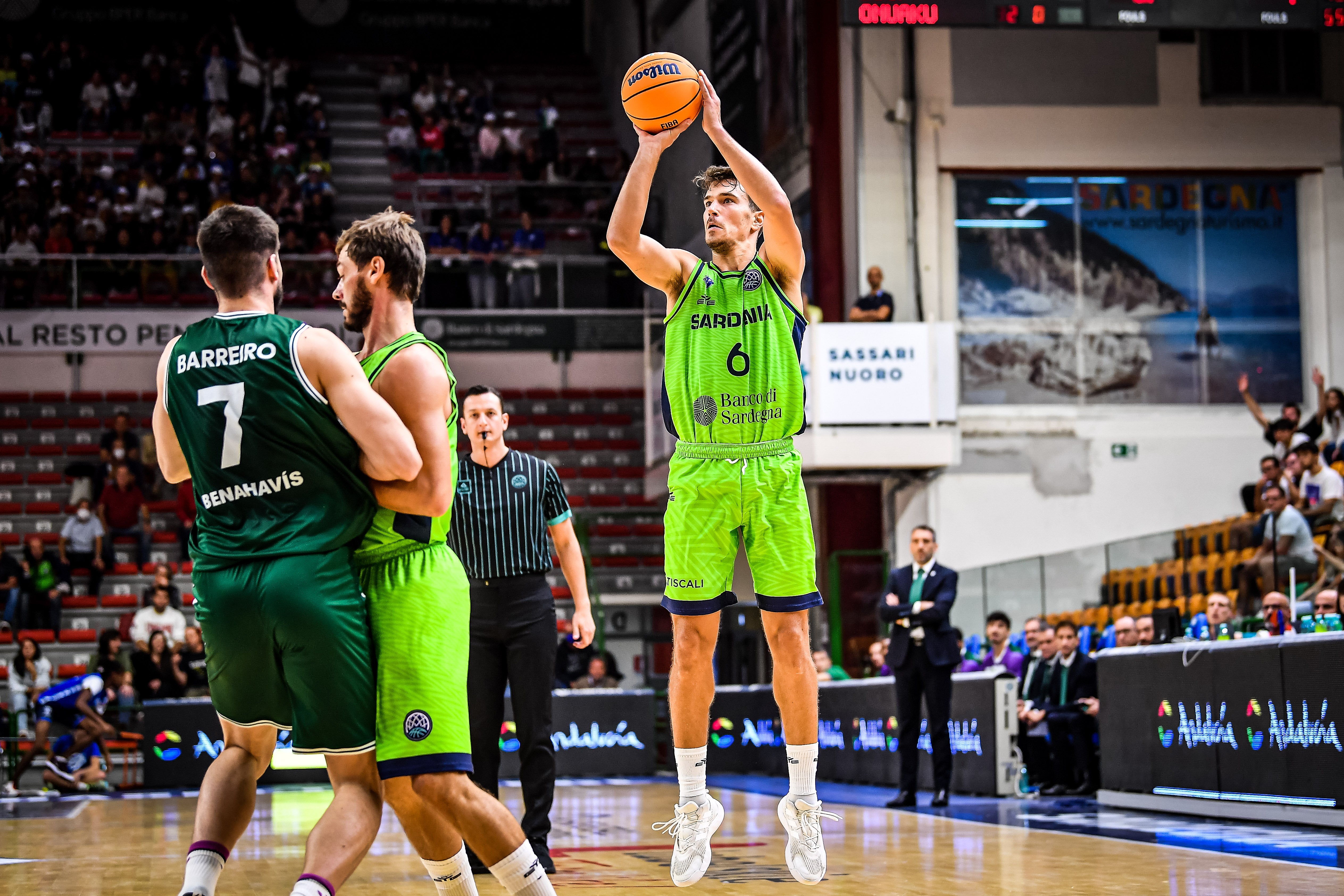 Fotos: Las mejores imágenes del partido entre el Dinamo Sassari y el Unicaja