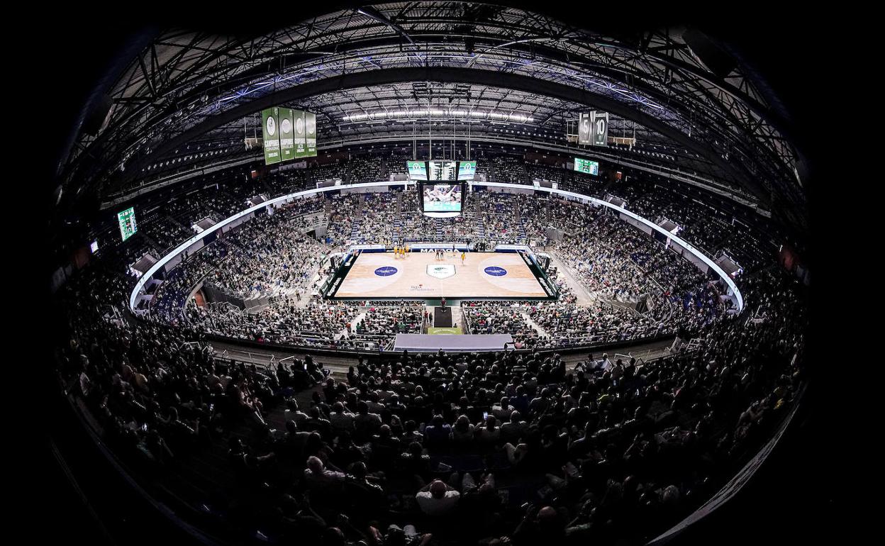 Panorámica del Martín Carpena, que se prevé lleno este mediodía, en un partido del Unicaja. 