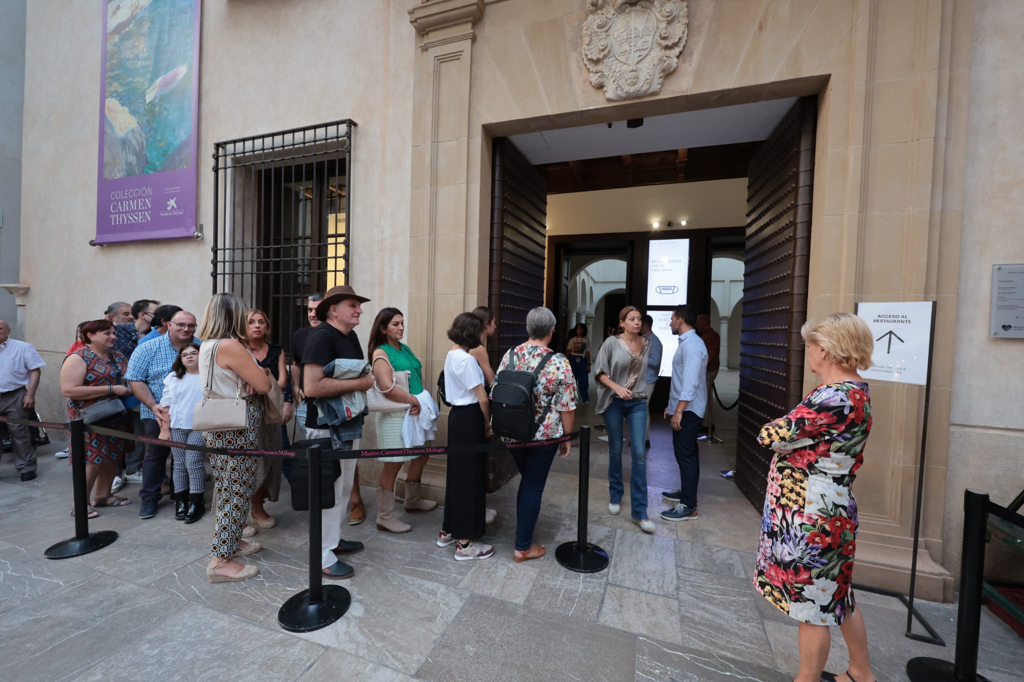 Un centenar de propuestas celebran el reencuentro de la ciudad con la fiesta cultural nocturna tras el largo parón de la pandemia