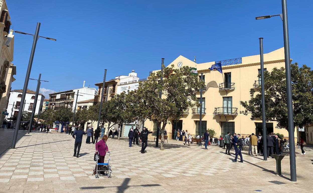 Fachada principal del Ayuntamiento de Vélez-Málaga en la plaza de Las Carmelitas. 