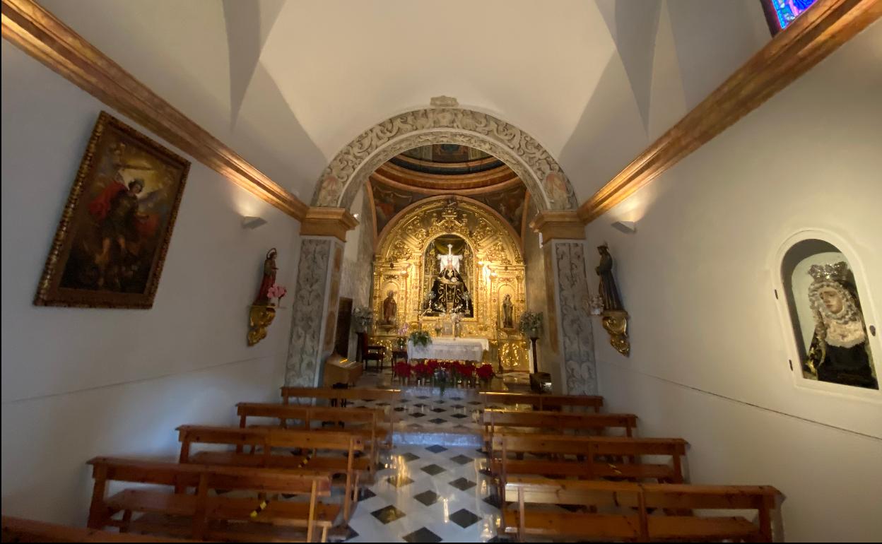 Interior de la ermita de Nuestra Señora de las Angustias, inaugurada en 1720. 