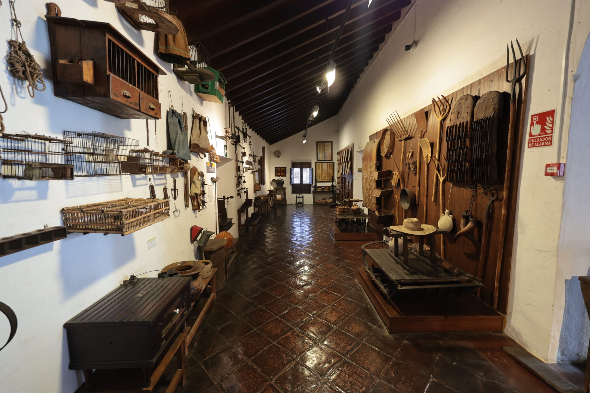 Decano de los museos privados de la ciudad de Málaga, el Museo Unicaja de Artes y Costumbres Populares encuentra sus antecedentes en los años sesenta, a la par de la inauguración del Museo de Bellas Artes 