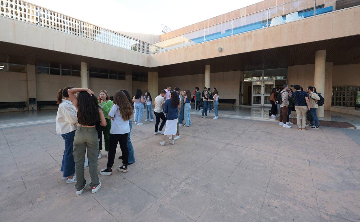 Estudiantes, en la Facultad de Medicina de la Universidad de Málaga. 