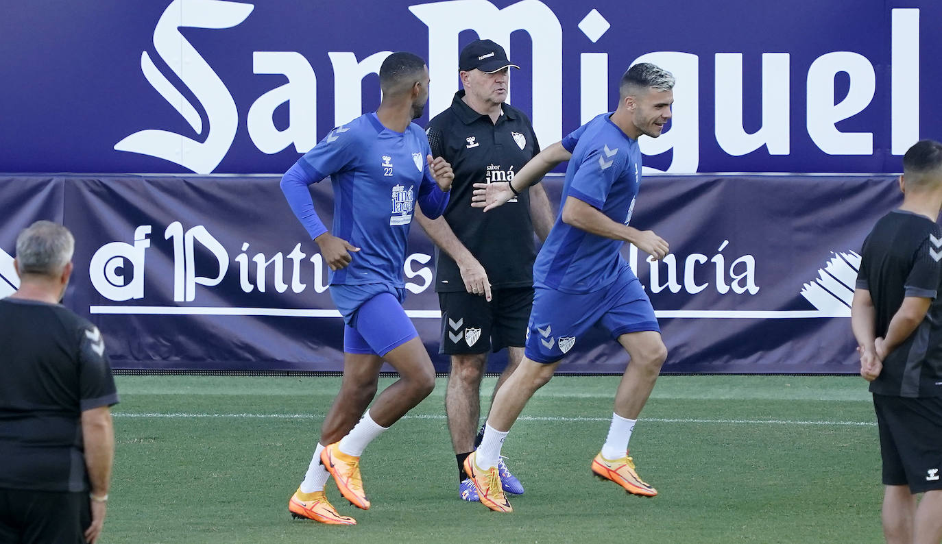 Ramahlo y Álex Gallar, junto a Pepe Mel, este viernes.