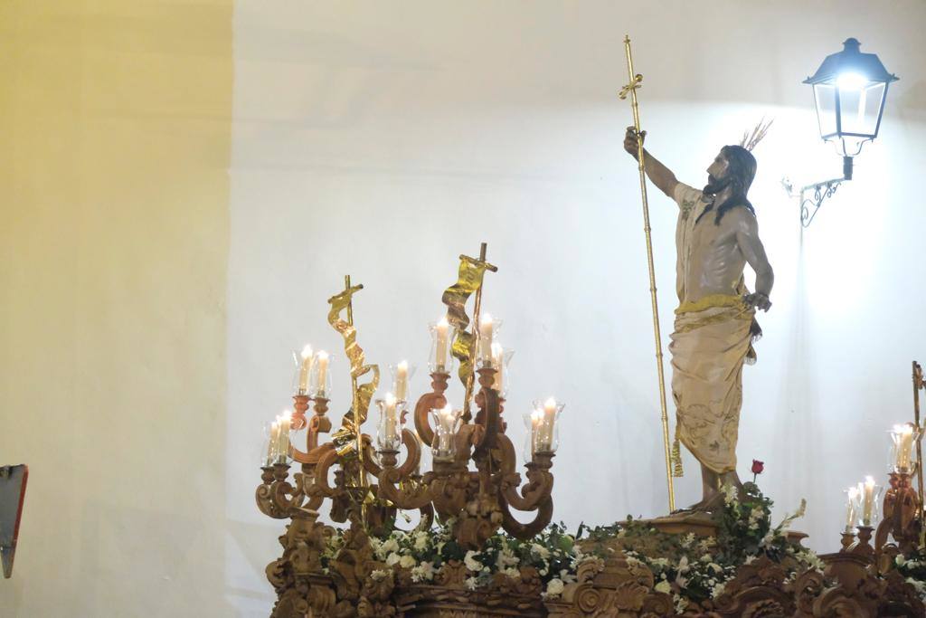 Más de 30.000 personas acudieron este sábado a los desfiles procesionales en Vélez-Málaga. 